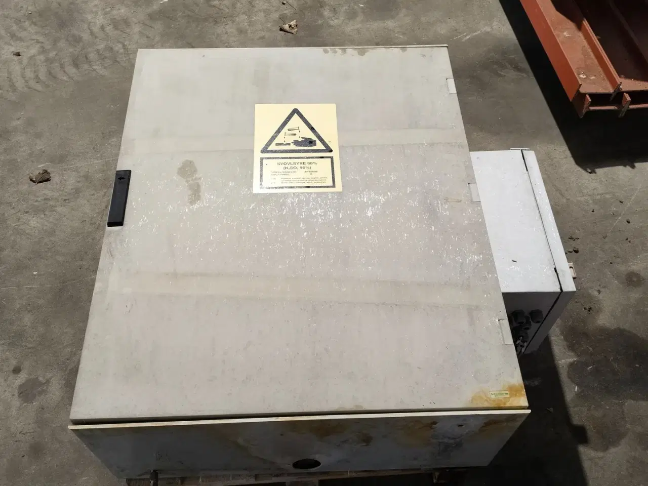 Billede 1 - - - - Doseringspumpe med styreskab