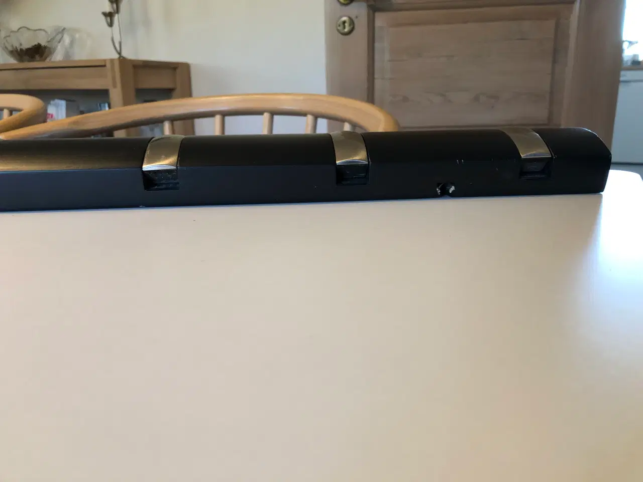 Billede 7 - Knagerække i sort og børstet stål med 6 knager