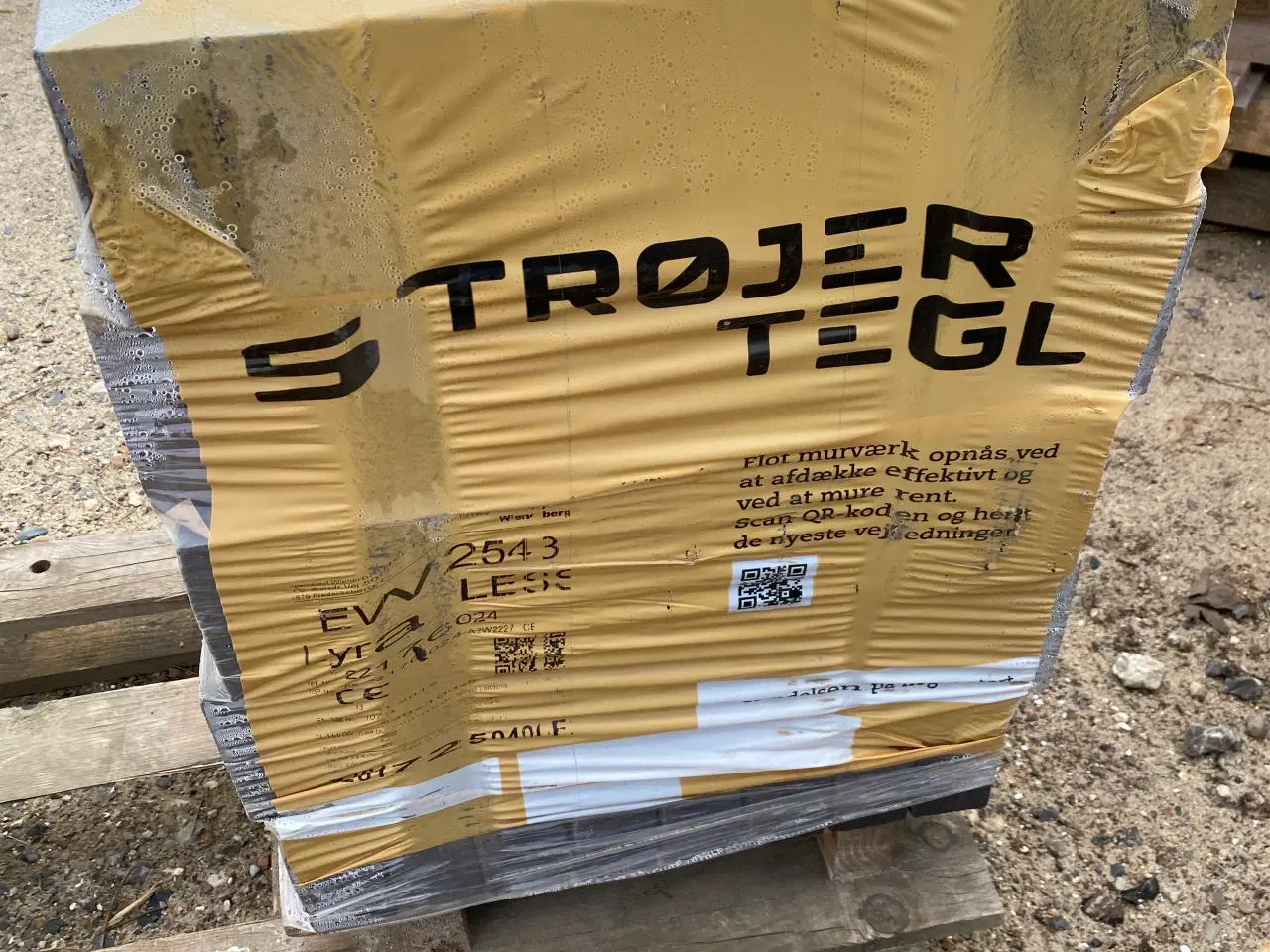 Billede 1 - 2 nye paller mørke mursten sælges