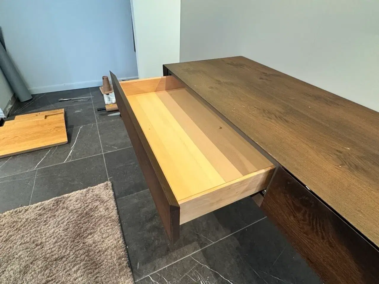 Billede 5 - Boform snedker væghængt møbel i røget eg