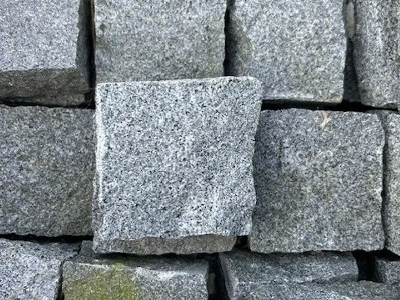 Billede 1 - Chaussésten mørkgrå flæk 9x9x4-6 cm