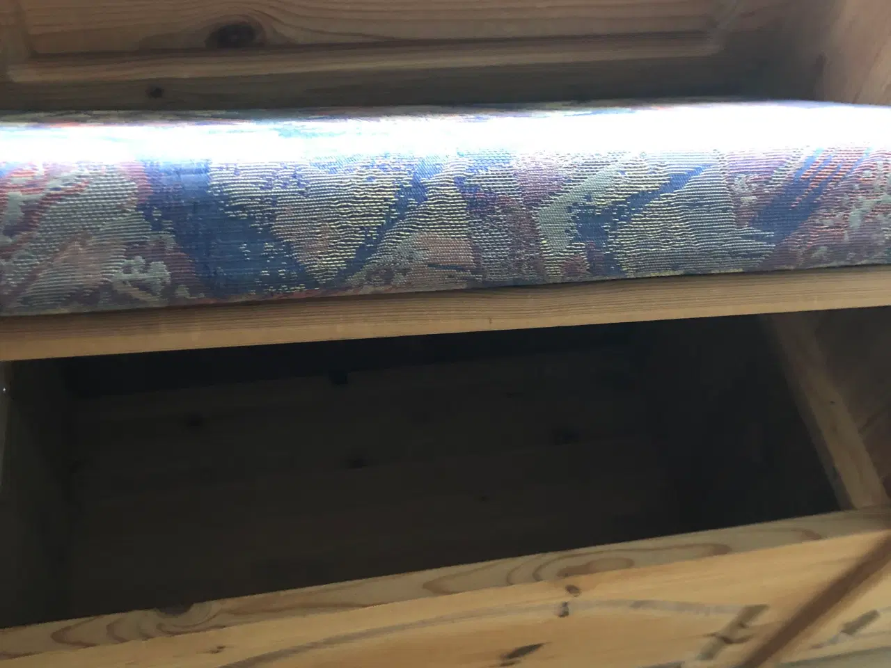 Billede 2 - Entremøbel med opbevaring