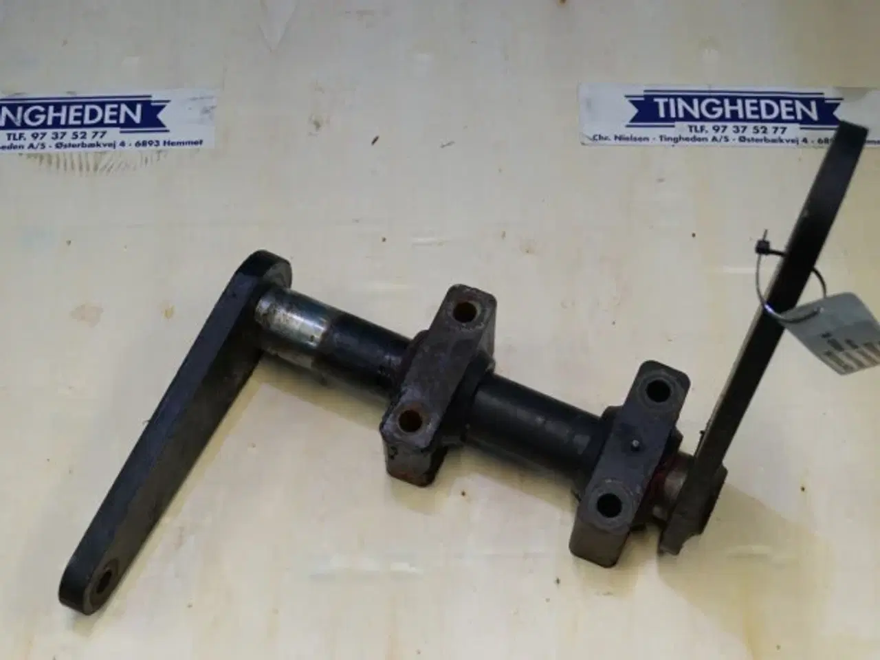 Billede 11 - New Holland 4860S Udløser Arm 84053023