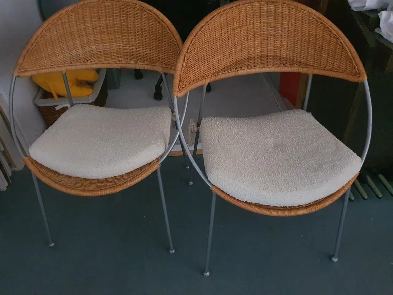 Billede 2 - 2 stk flet stole med pude