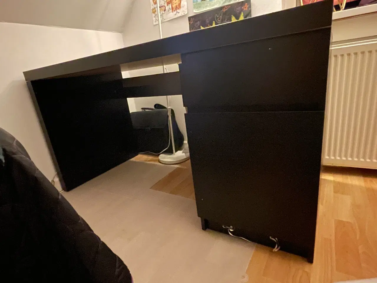 Billede 3 - flotte skrivebord i sort træ