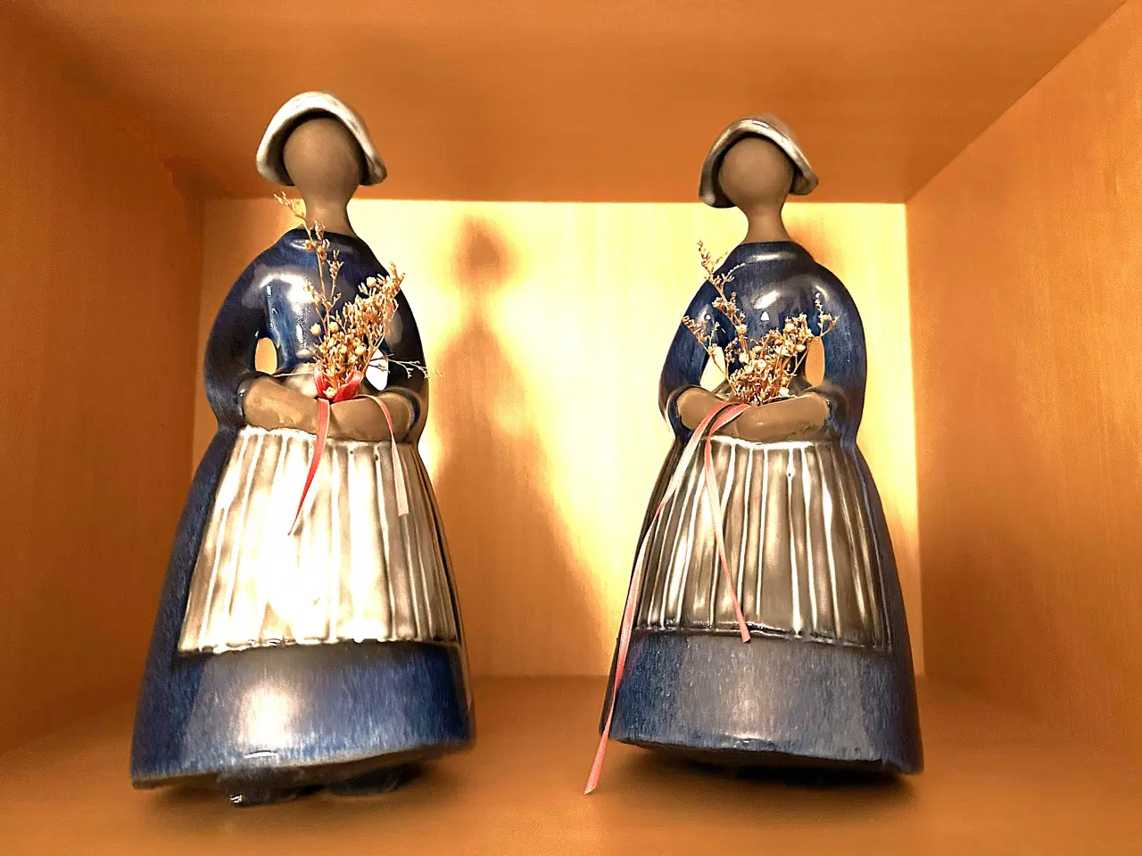 Billede 1 - Fiskepigen/Blomsterpigen af Elsi Bourelius Sweden