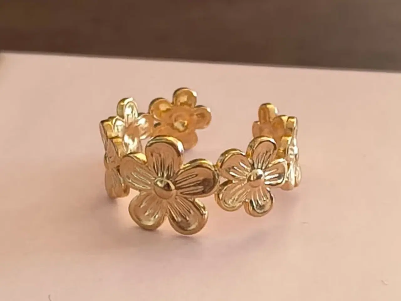 Billede 1 - Fin blomster ring