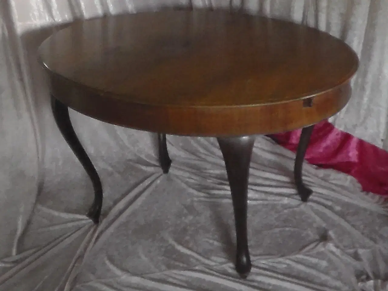 Billede 4 - Romantisk ovalt spisebord