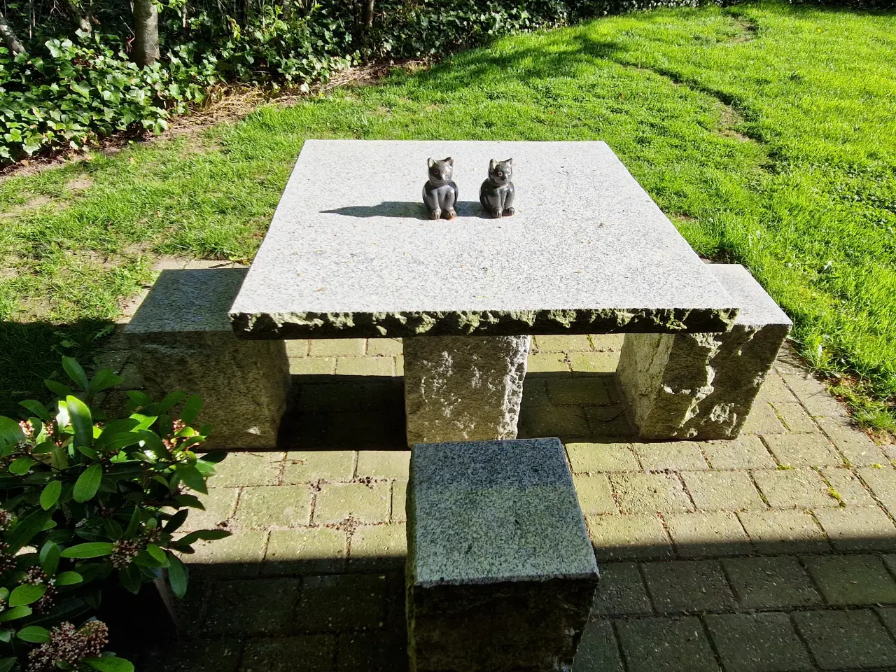 Billede 5 - Flot granitsæt - bord og 4 stole