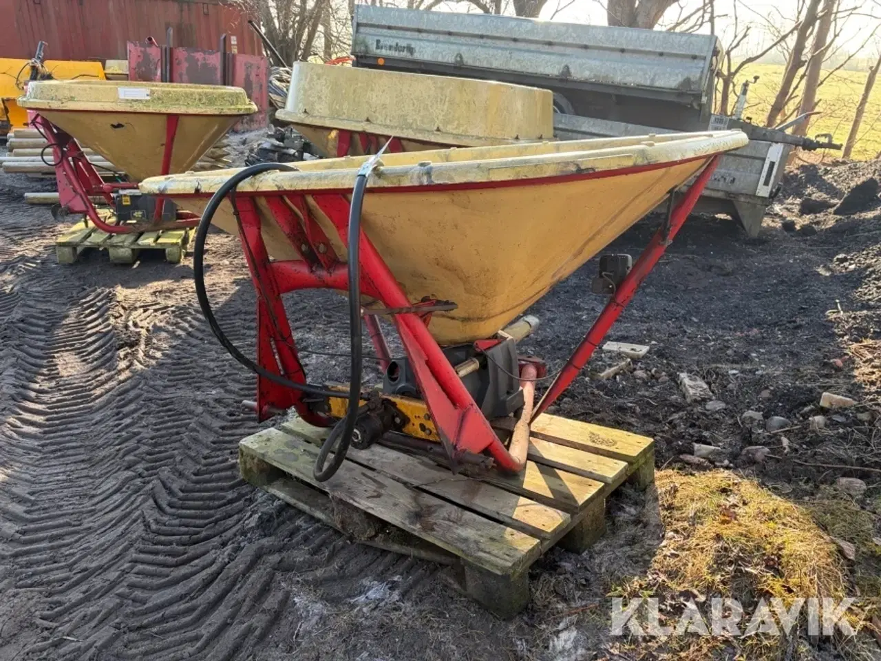 Billede 1 - Saltspreder med PTO og hydraulisk spjæld Vicon