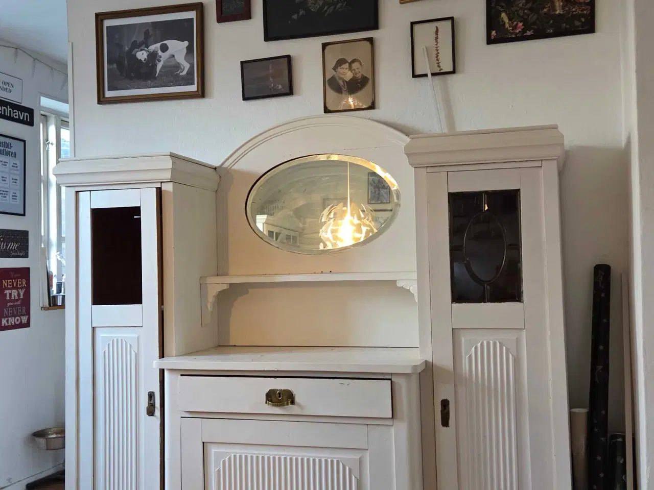 Billede 1 - Buffet og spisebordsstole