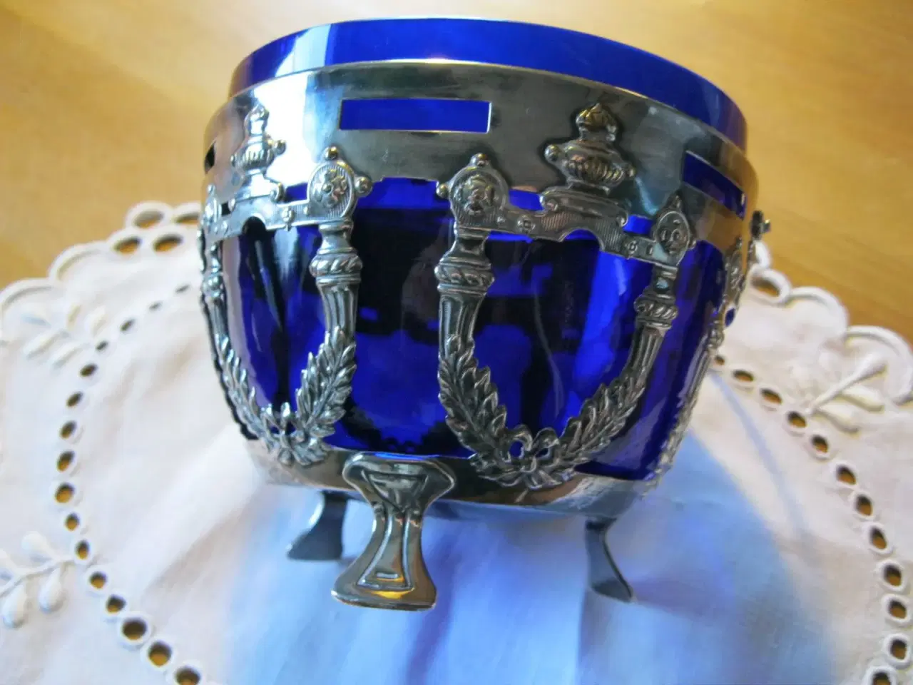 Billede 2 - Gl. sølvplet sukkerkumme med blå indsats