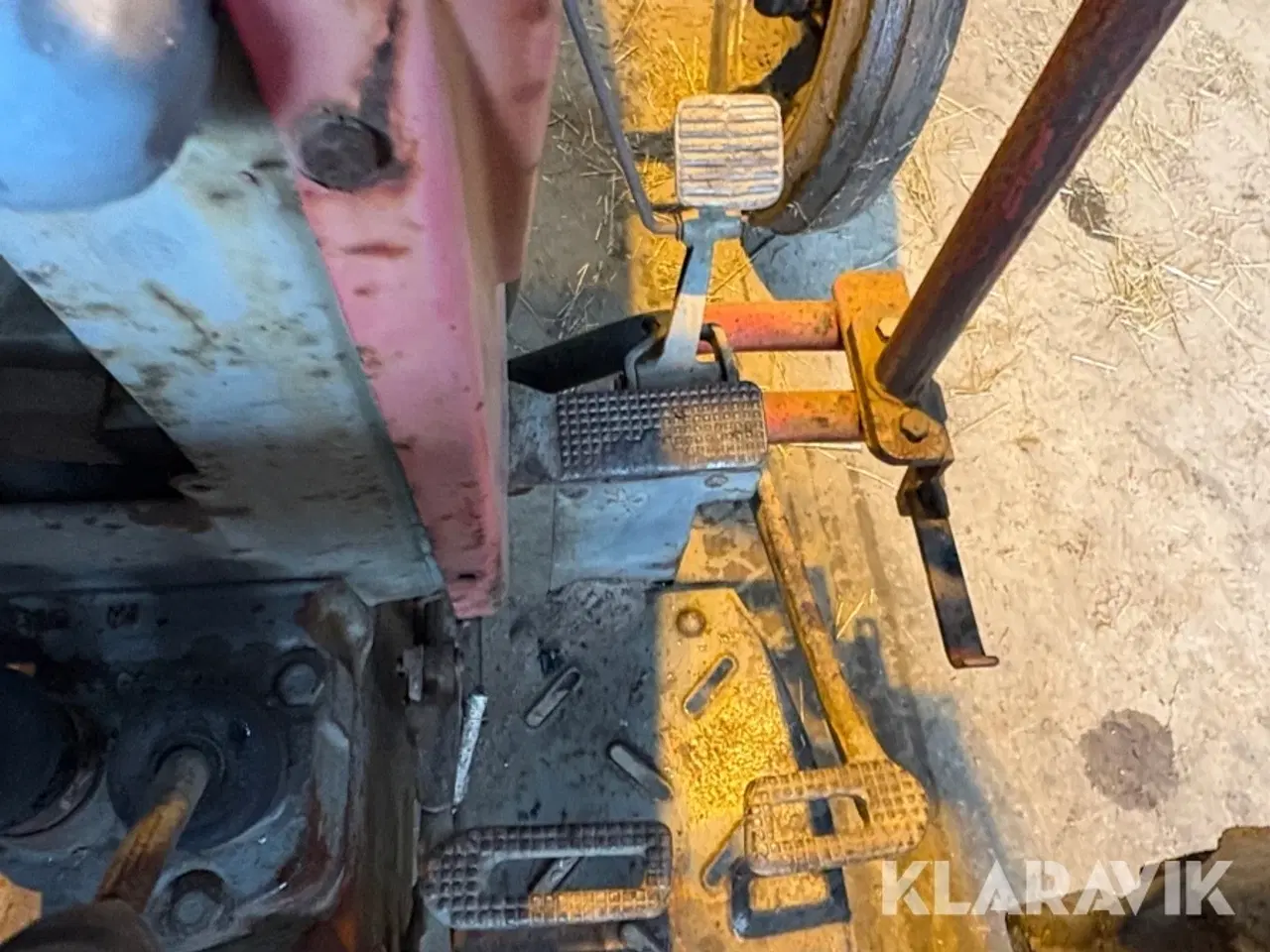 Billede 12 - Veterantraktor Massey Ferguson 135