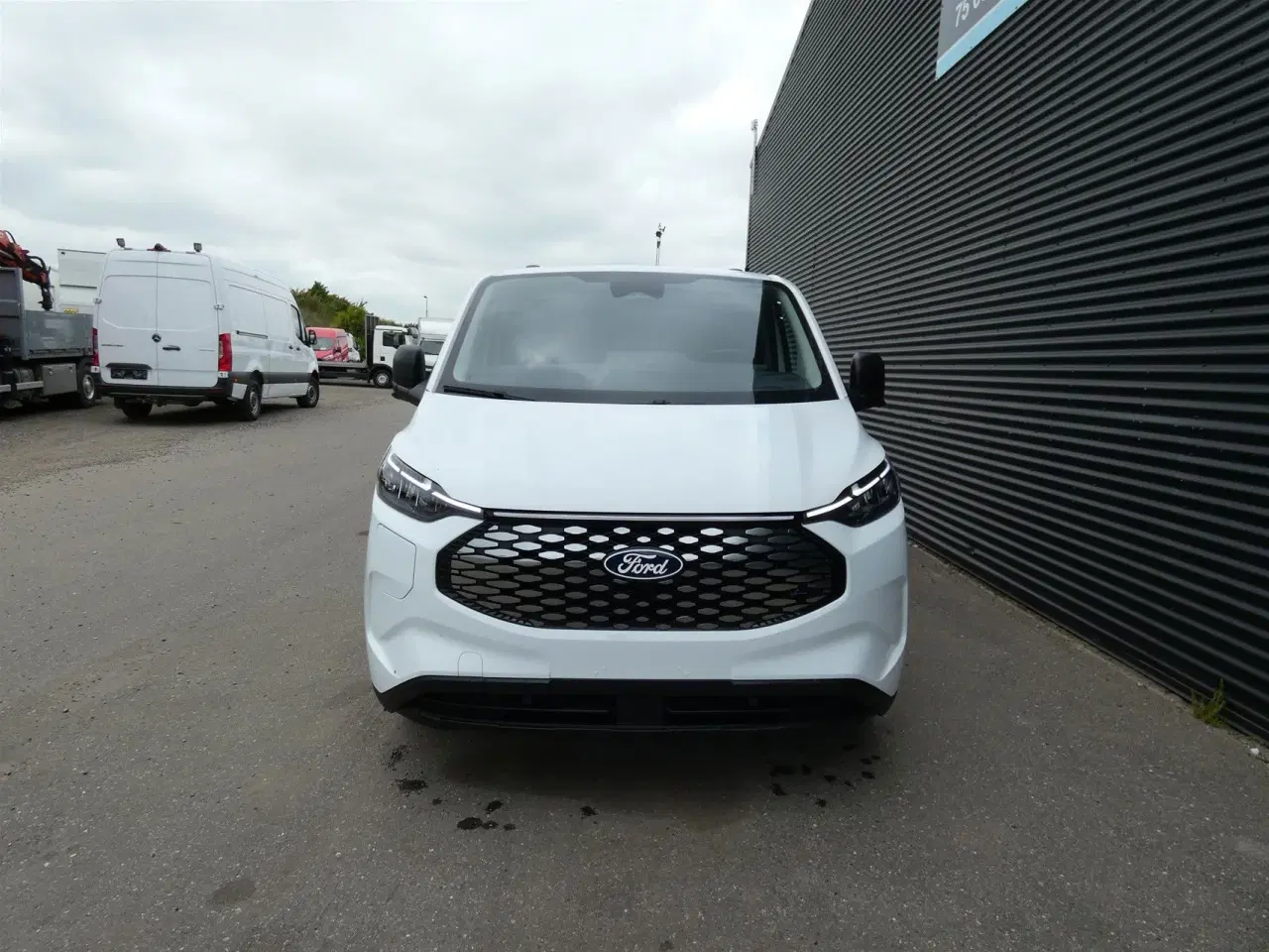 Billede 3 - Ford E-Transit Custom 320 L2H1 EL Trend 136HK Van Aut.