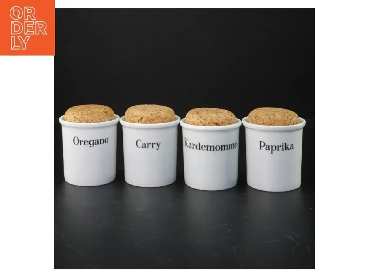 Billede 1 - Sæt med 4 krydderikrukker i porcelæn fra Stavangerflint (str. 7,5 cm. 4 styk)