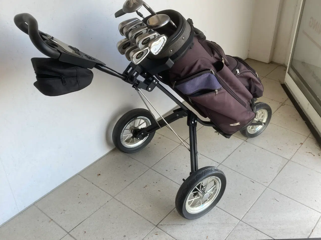 Billede 4 - Golfsæt med. vogn, BB, Køll. jern mm.