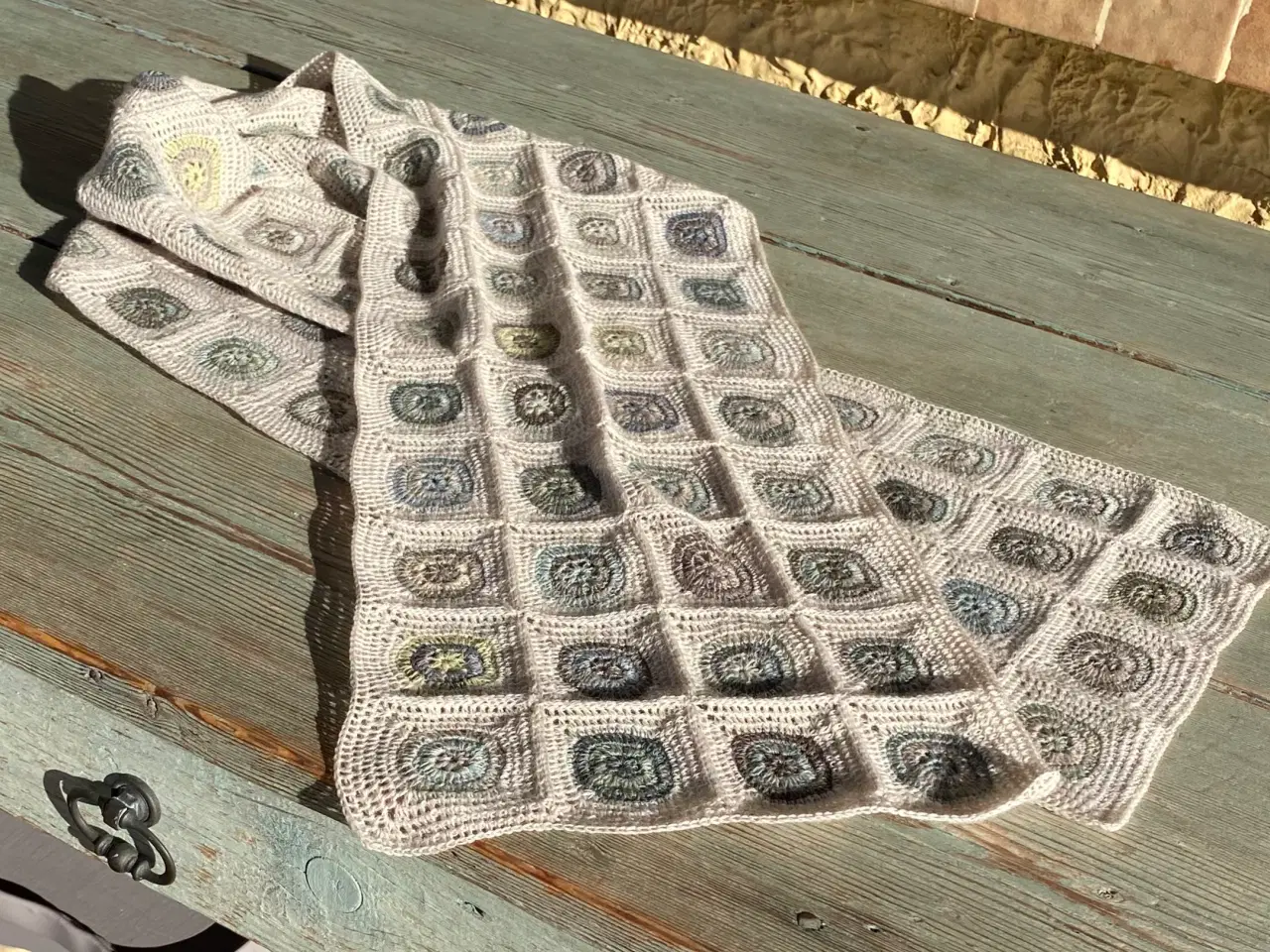 Billede 10 - Strikket Sophie scarf i plantefarvet garn 