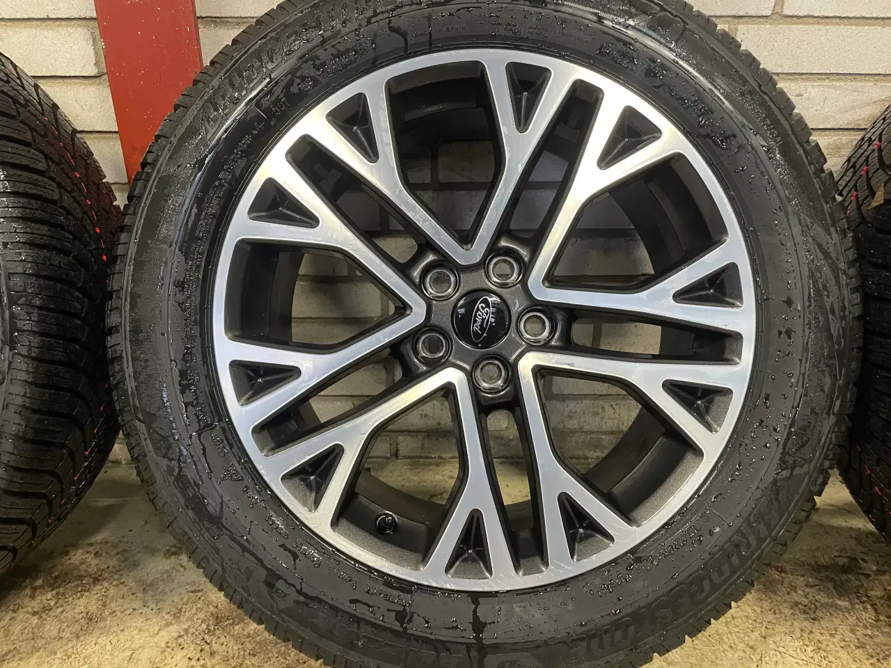 Billede 5 - 18 Ford Kuga Plug-in 225/60r18 Ref.98 vinter