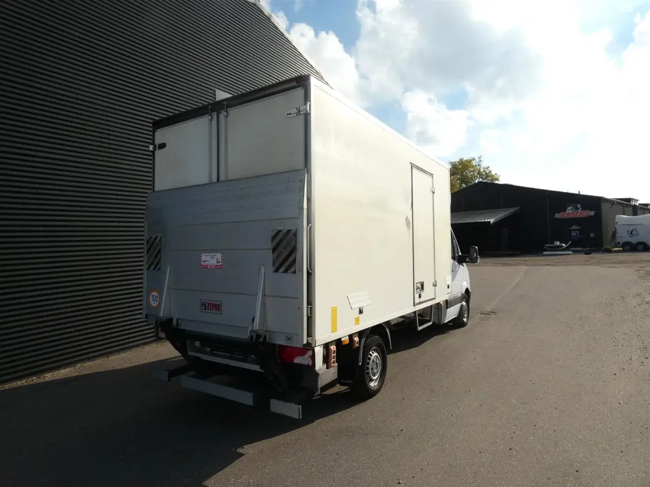 Billede 2 - Mercedes-Benz Sprinter 316 ALUKASSE/LIFT MED DAG&NAT KØLE 2,1 CDI R3 163HK Ladv./Chas. Man.
