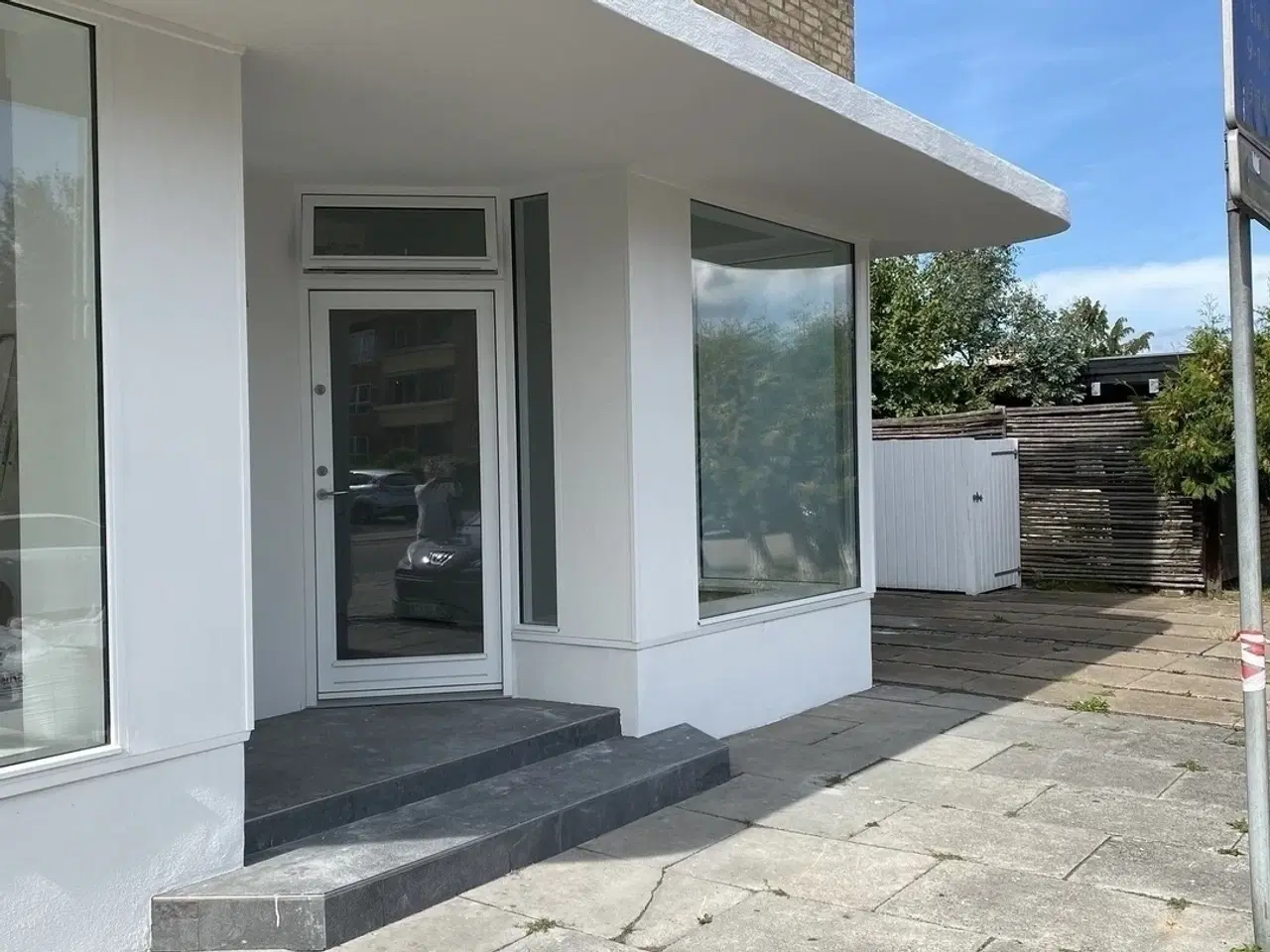Billede 2 - Butiks-/kliniklejemål på 32 m² – Ledigt fra 01.01.2026