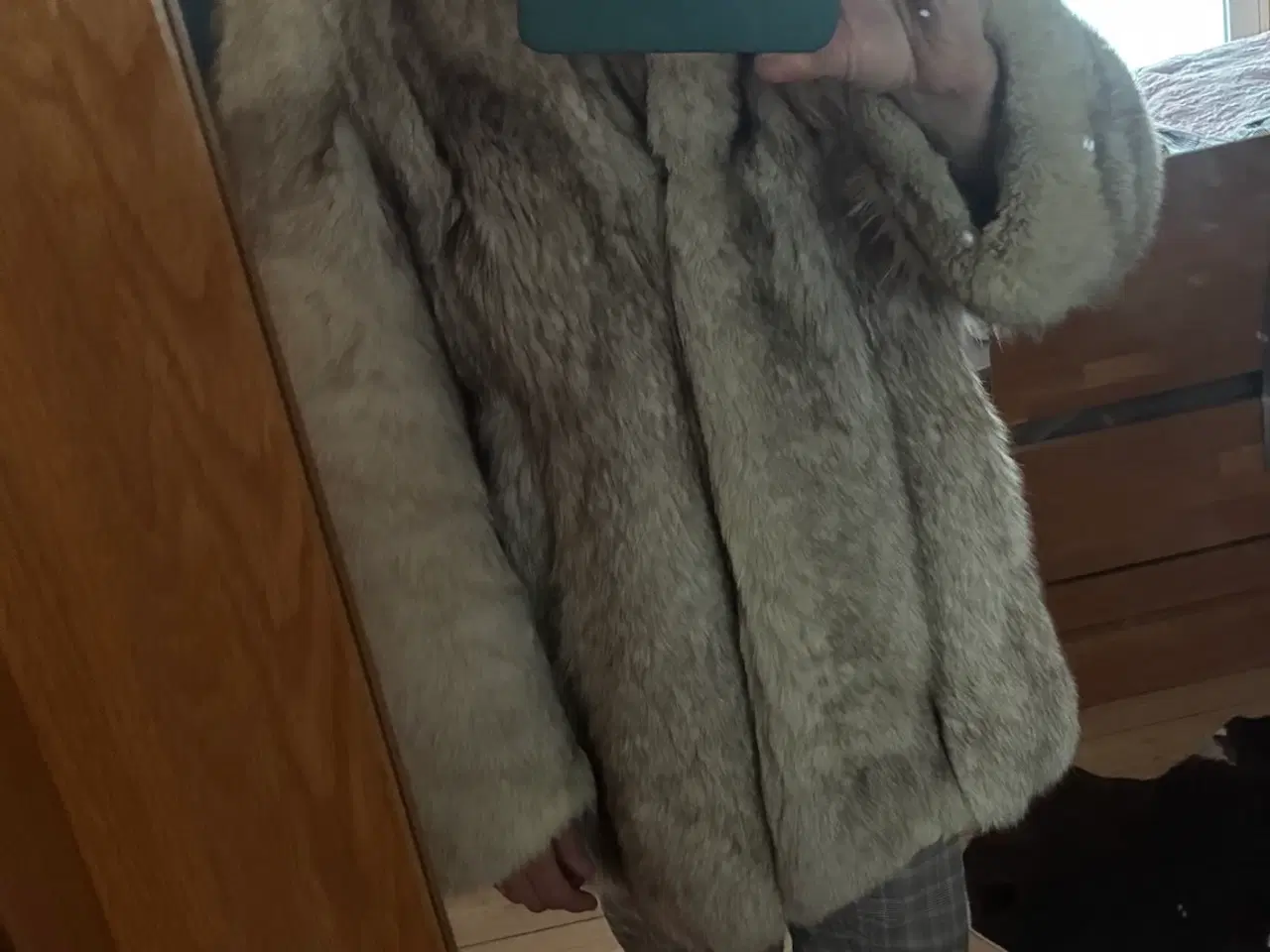 Billede 4 - Sølvræv pelsfrakke str 36 .- velholdt