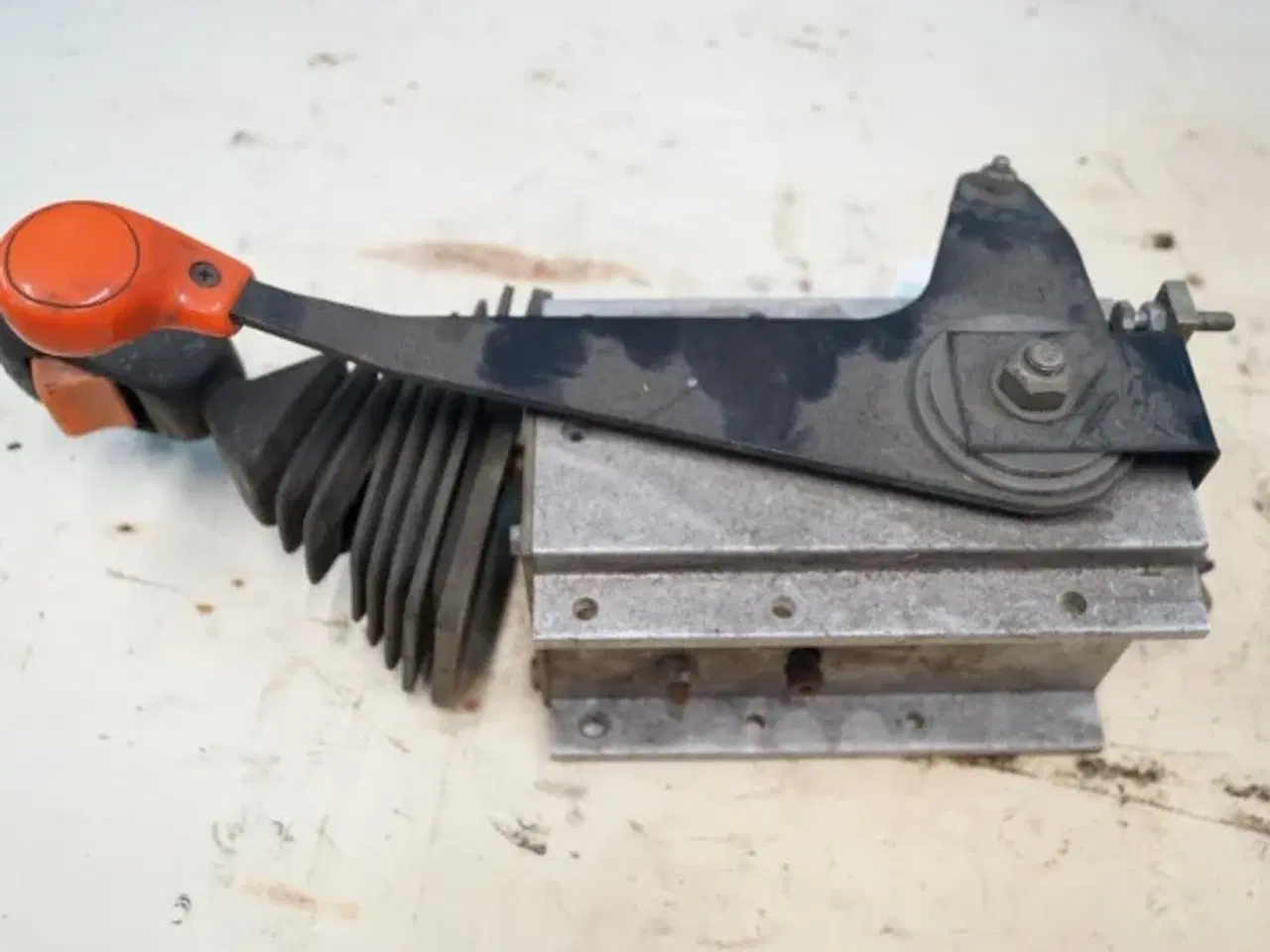 Billede 5 - New Holland 8770 Gearvælger 86014227