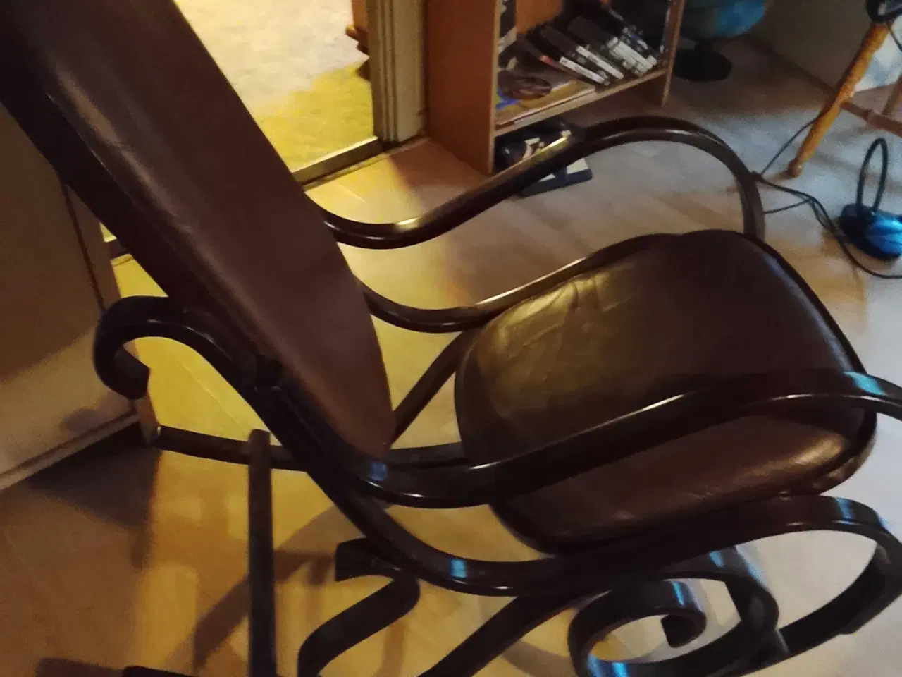 Billede 2 - Gynge stol sælges.Fyn