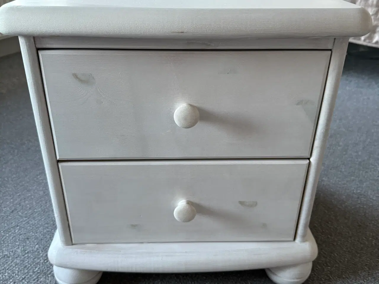 Billede 1 - Natbord sælges i meget fint stand med 2skuffer