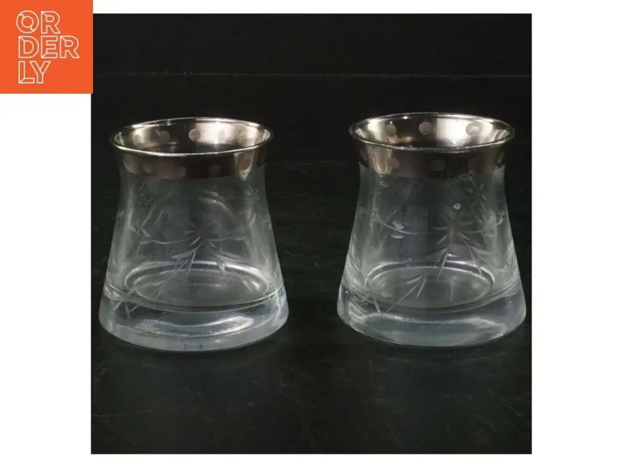 Billede 1 - Glasskåle med slebet dekoration (str. H. 7 cm, ø 7 cm)