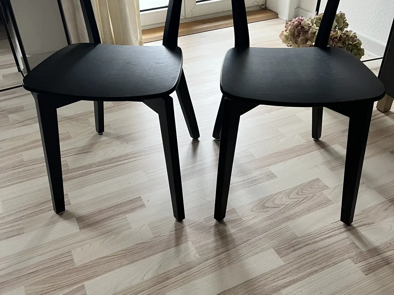 Billede 1 - Spisebordsstole i træ 