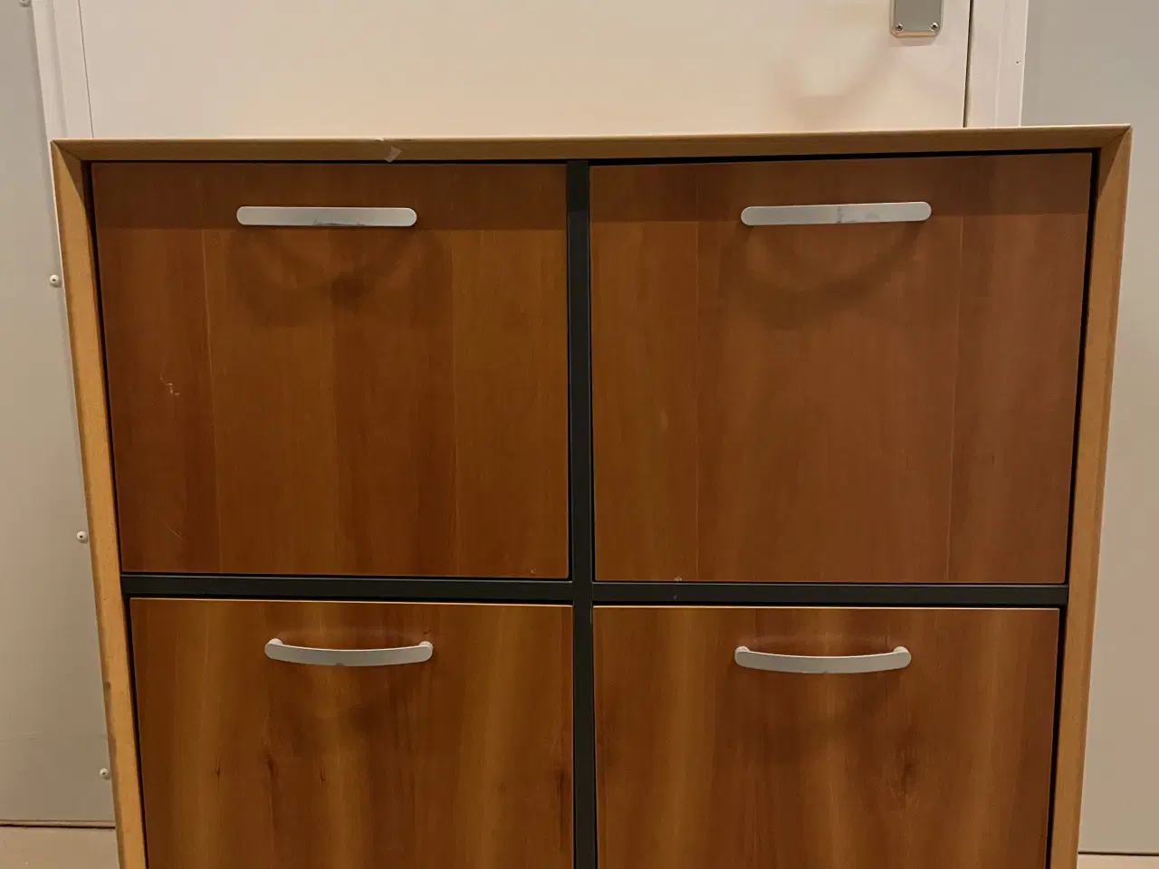 Billede 1 - Kommode på hjul - kirsebær træ