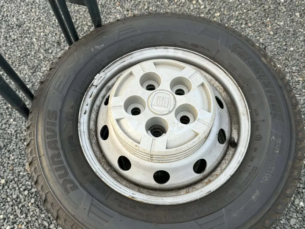 Billede 2 - 13" Fiat Stålfælge med helårsdæk