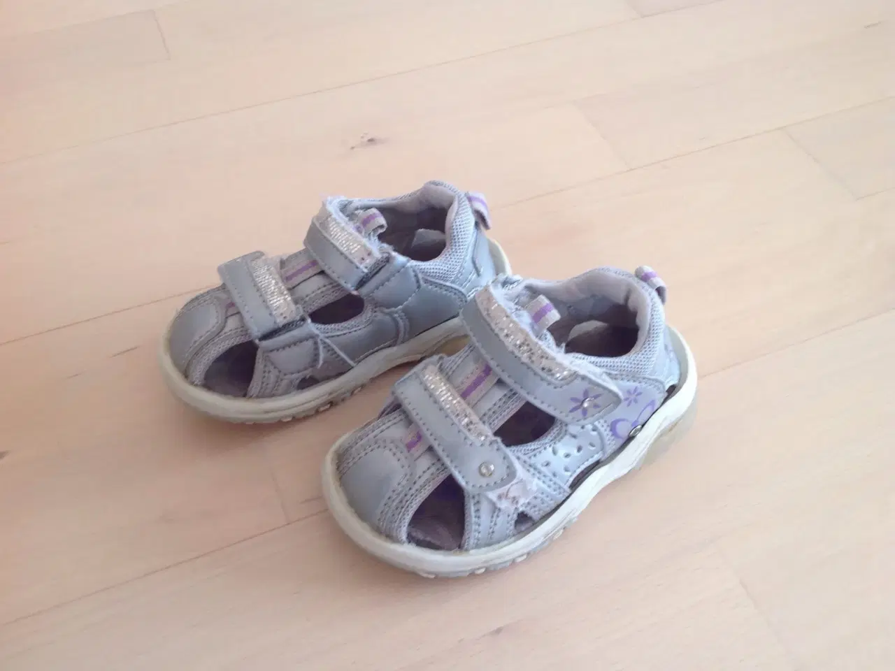 Billede 1 - Sandal str. 20