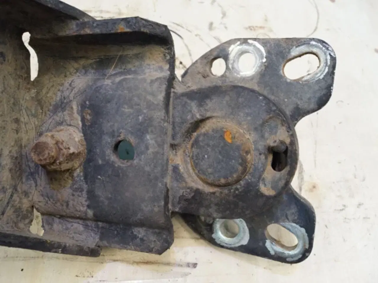 Billede 13 - Case Maxxum 115 L.H. Skærmbeslag 87748076