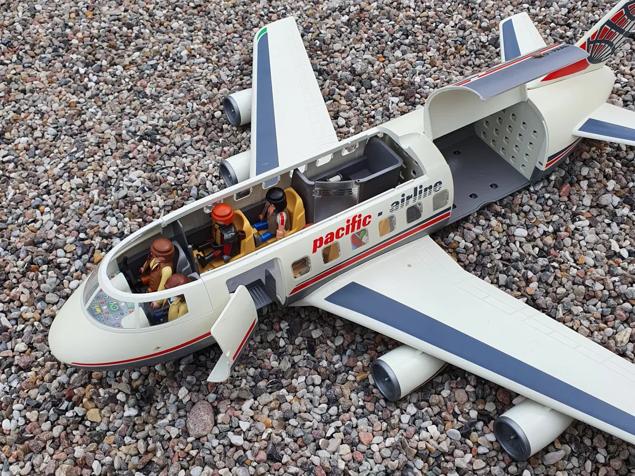 Billede 5 - Kasse med Playmobil og Playmobil flyvemaskine