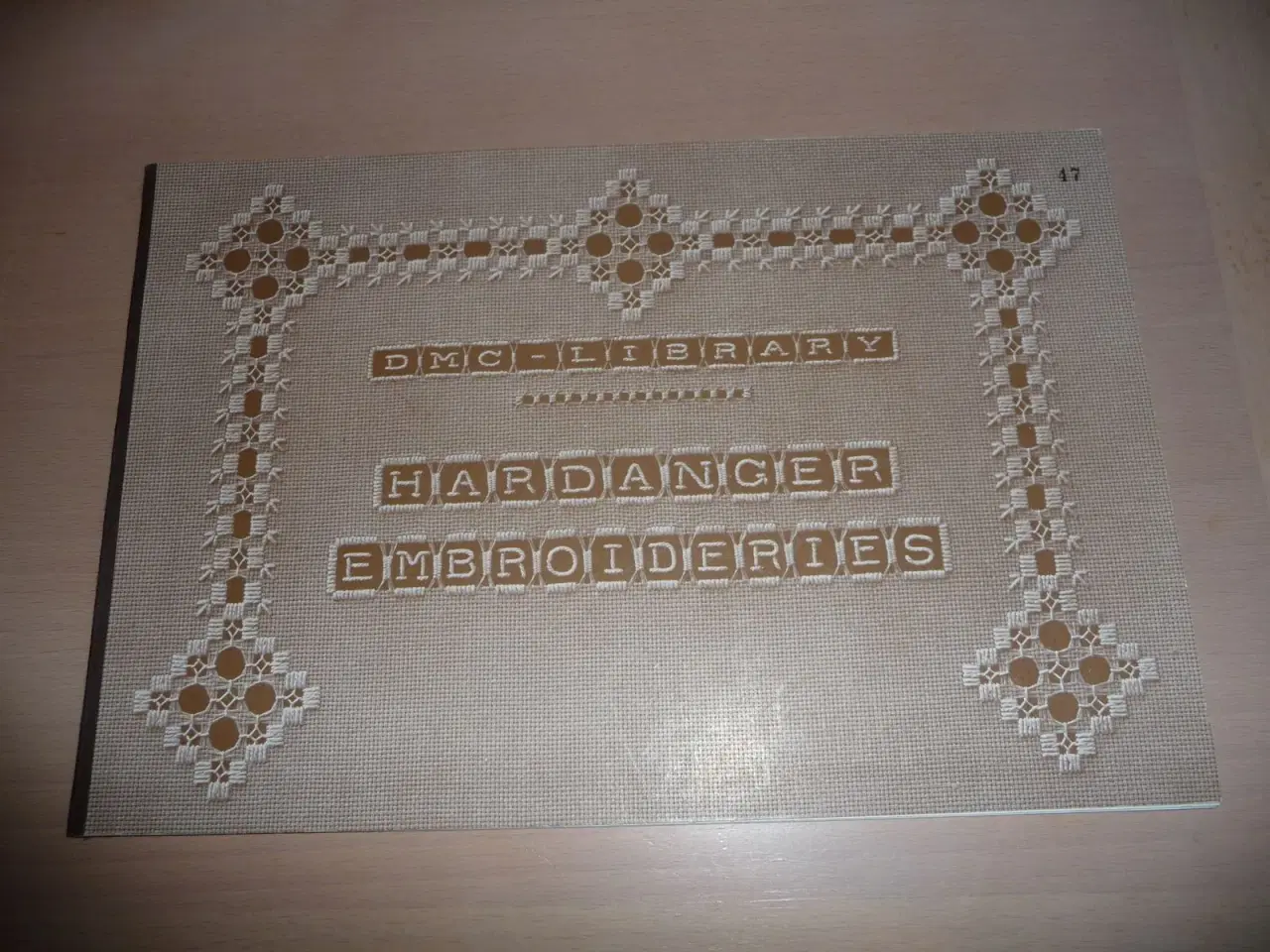 Billede 1 - hardanger D.M.C library