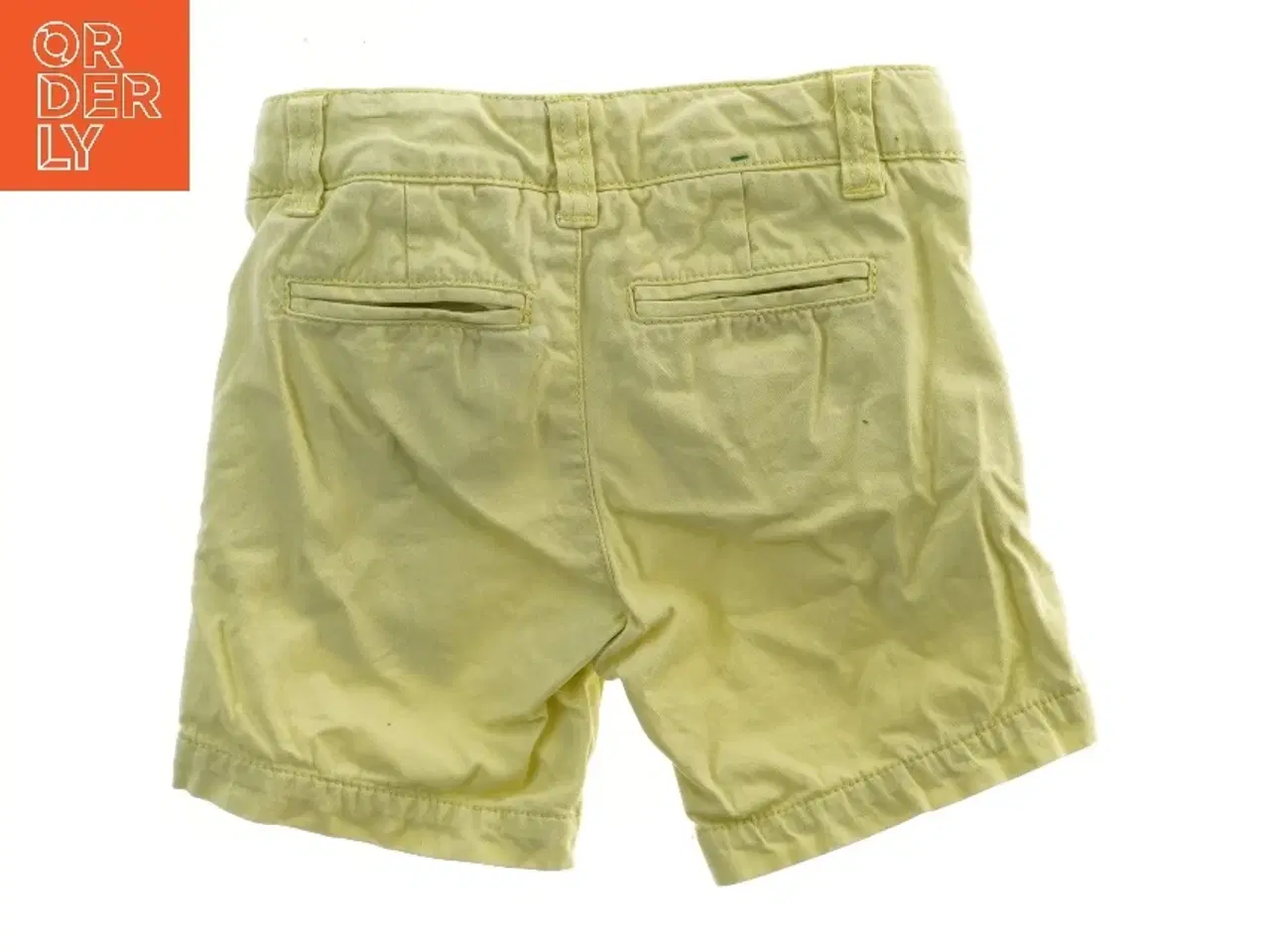 Billede 2 - Lysegule Shorts fra United Colors Of Benetton (str. 25x25 cm)