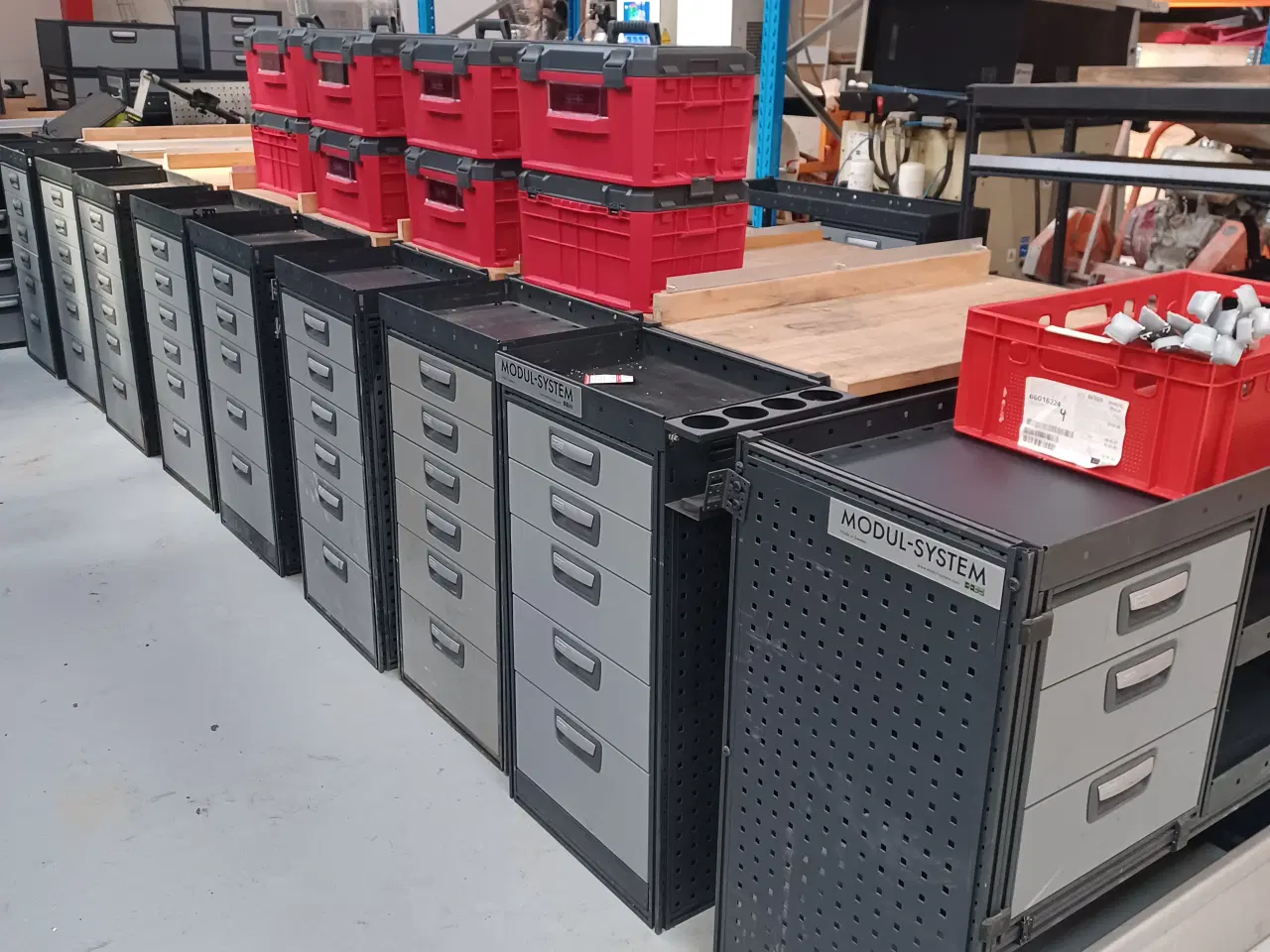 Billede 1 - Reoler til varebiler