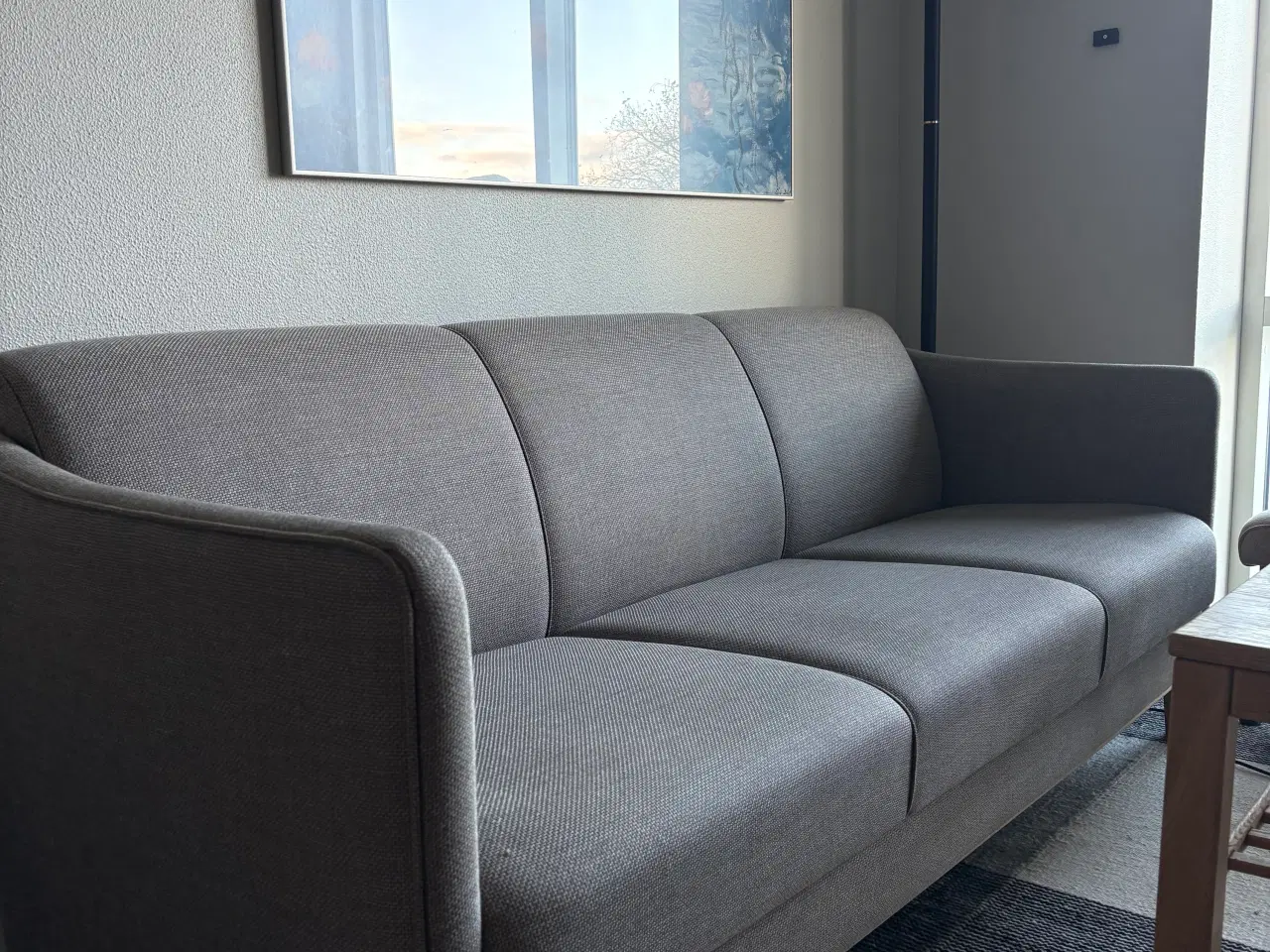 Billede 1 - Fin, grå sofa til 3 personer