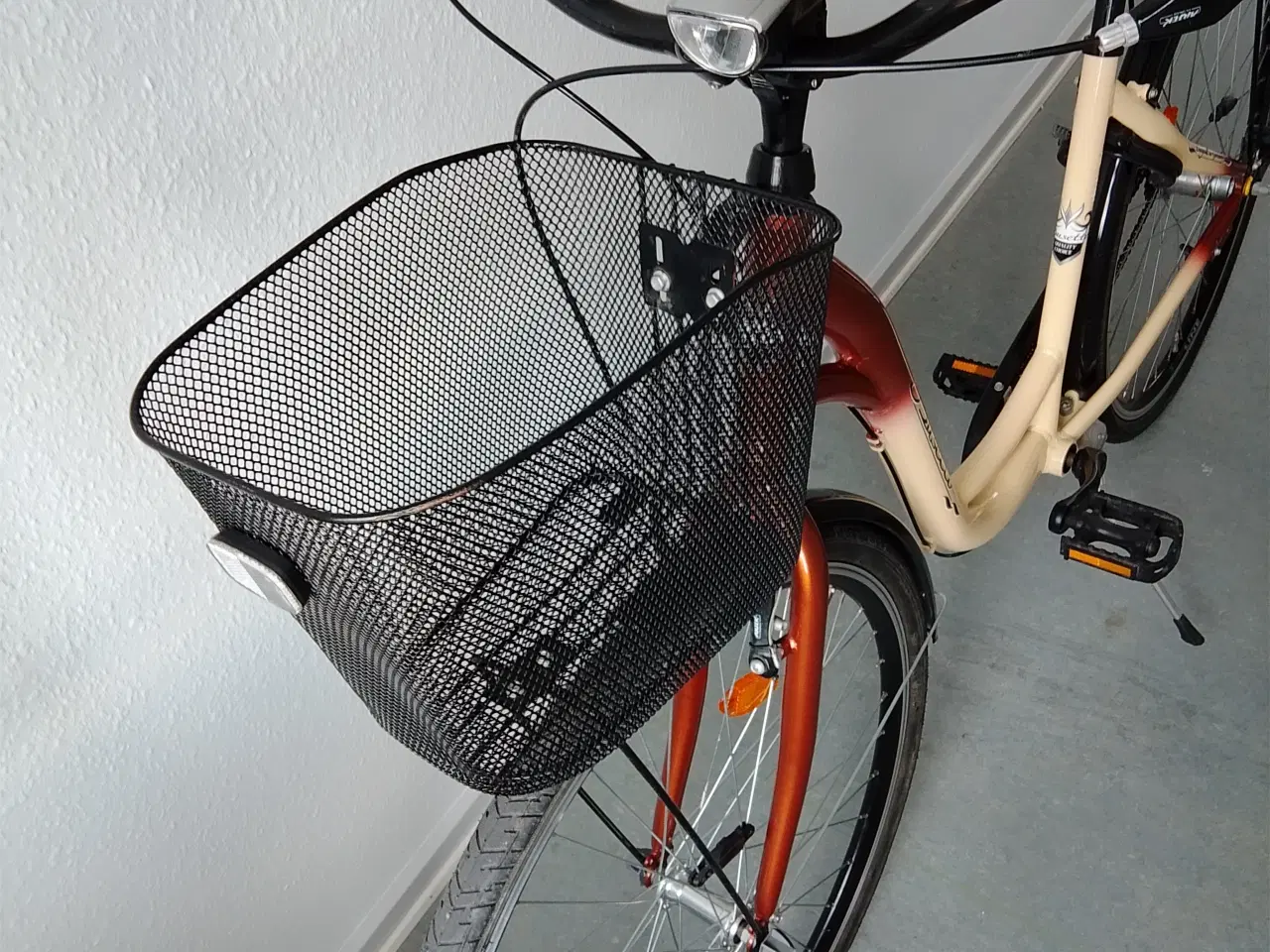 Billede 4 - Busetto Damecykel med kurv 28"