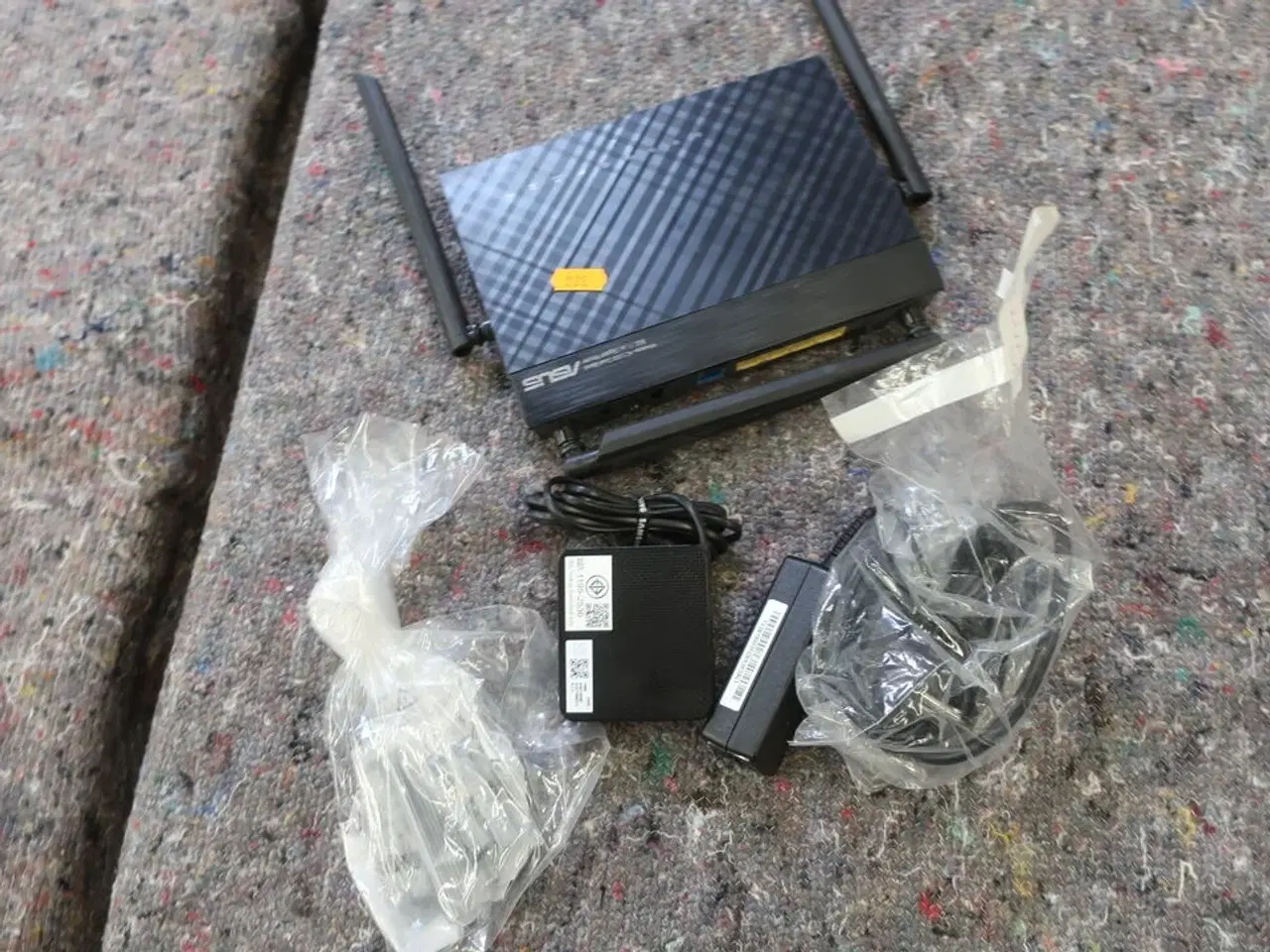 Billede 1 - Trådløs router ASUS RT-AC1200G+