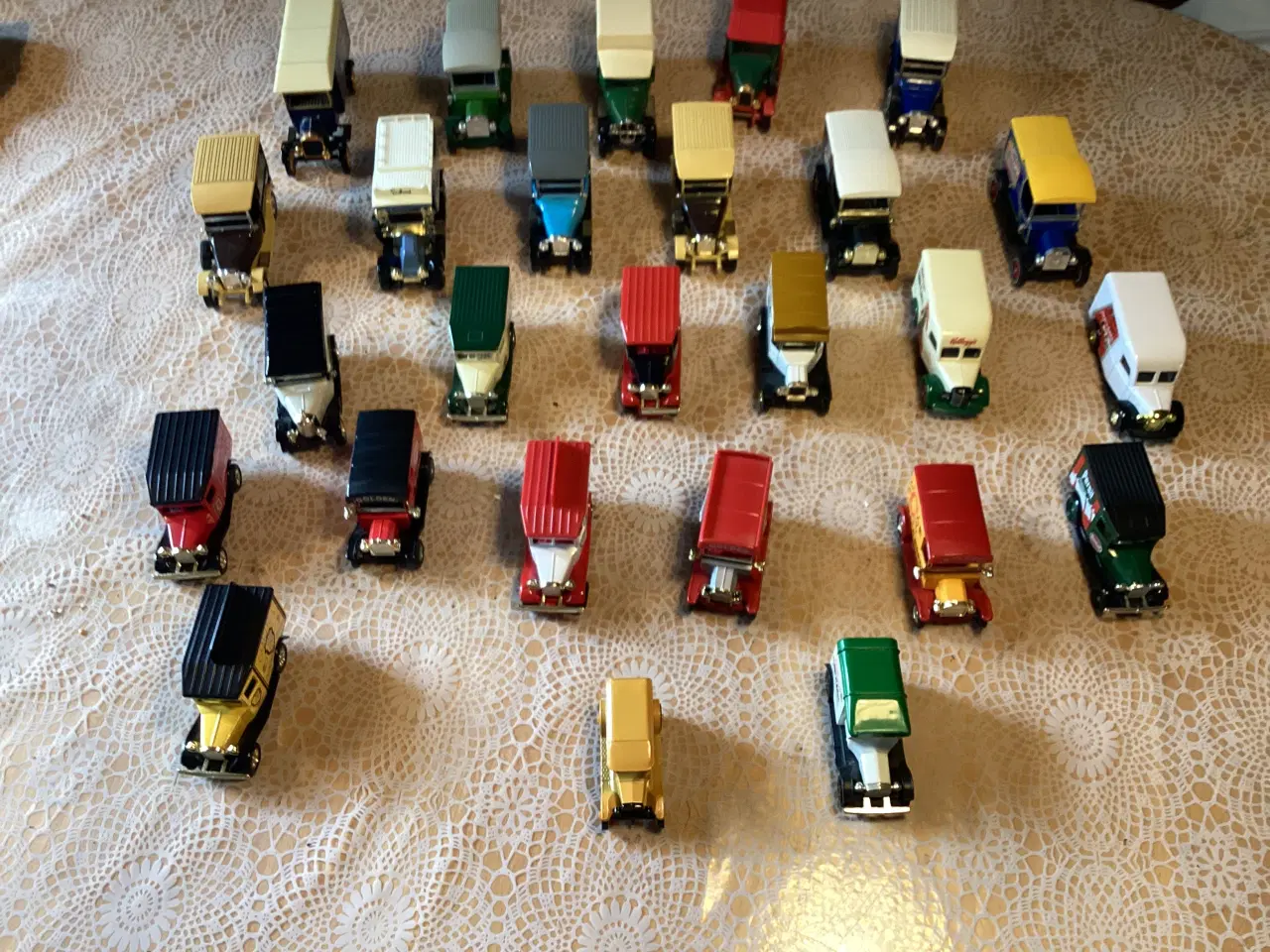 Billede 2 - Små biler med logoer 