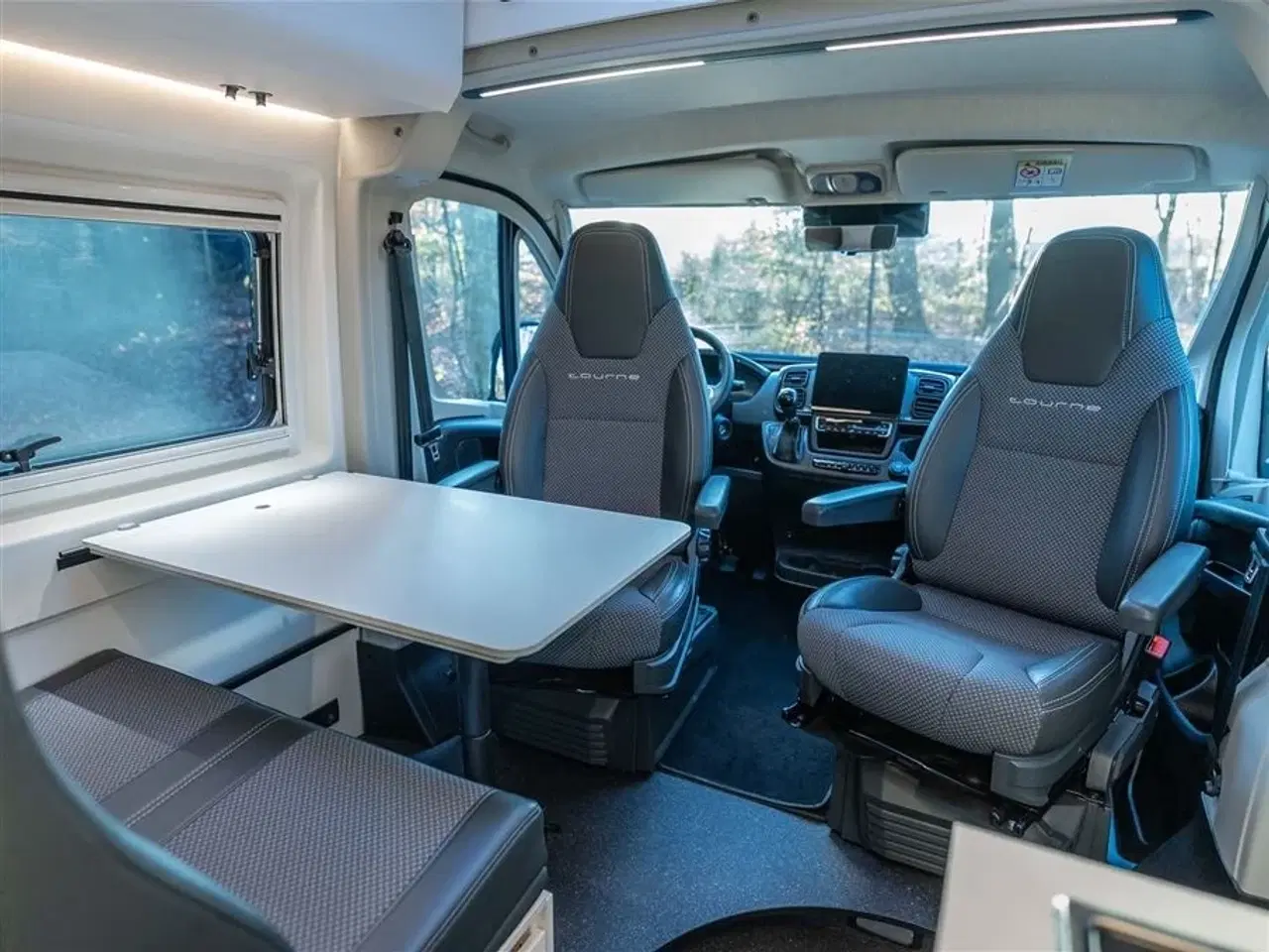 Billede 8 - 2026 - Tourne 6.0 Select aut. gear - Black - 180HK Tournes topmodel