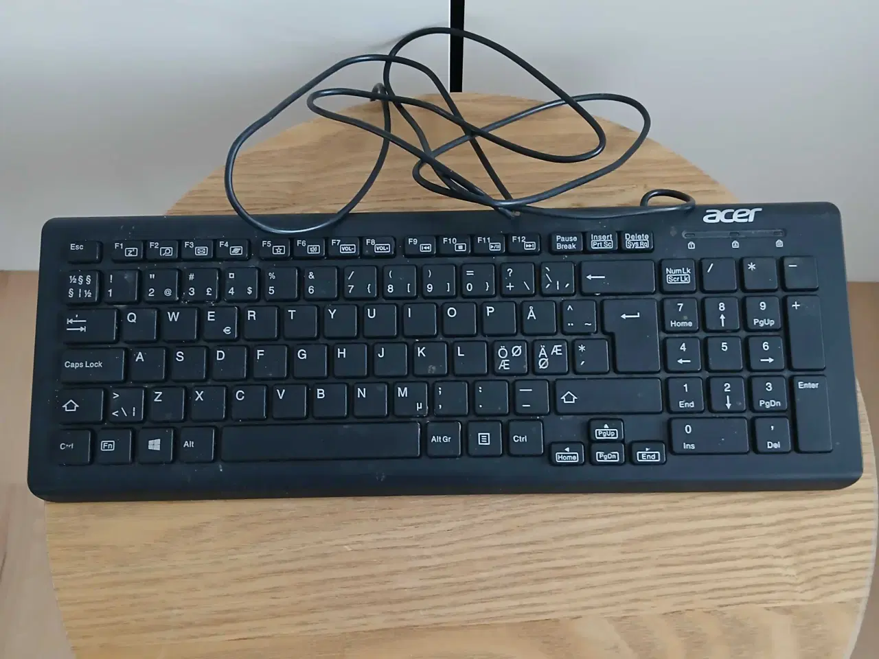 Billede 1 - Computer skærm og tastatur 