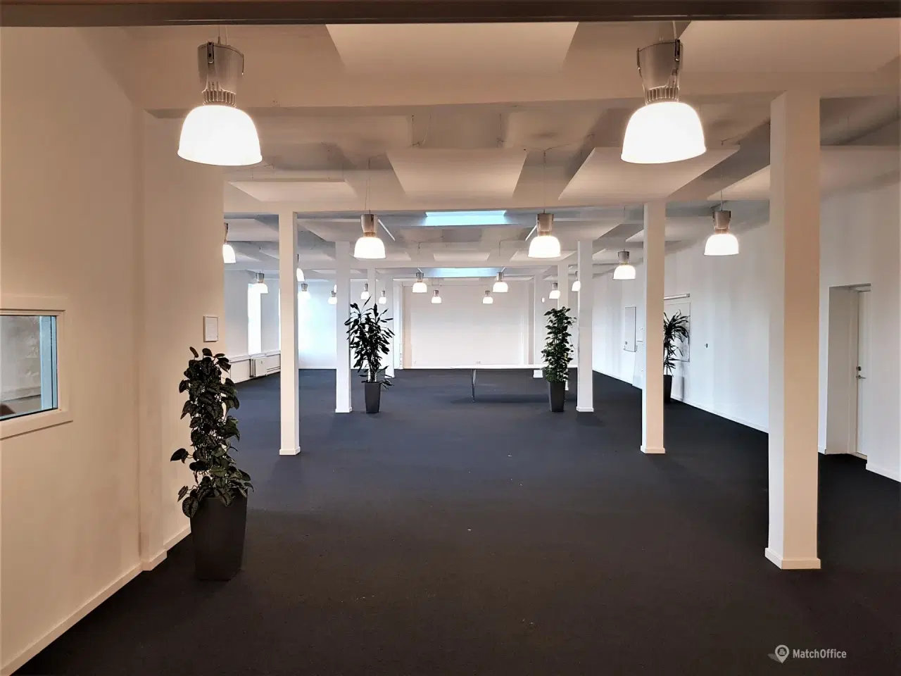 Billede 10 - Flot højloftet kontor med egen tagterasse i Måløv