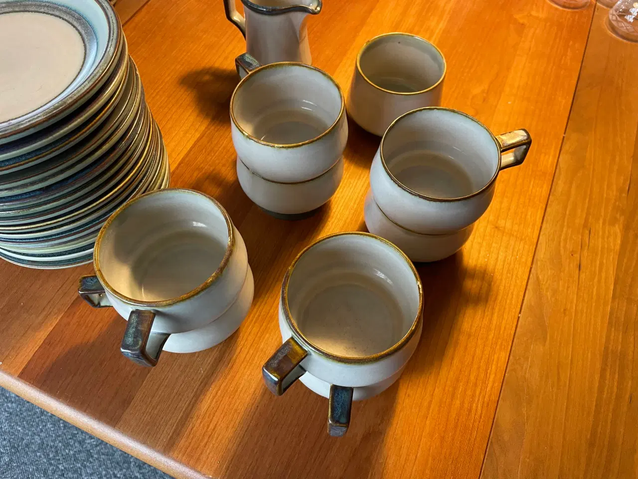 Billede 3 - Tena kaffestel og tallerkner