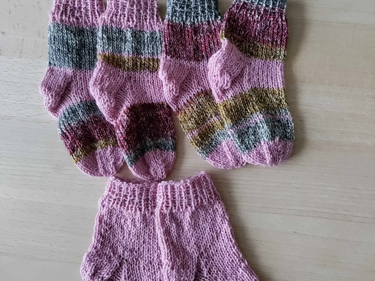 Billede 2 - Baby uldsokker