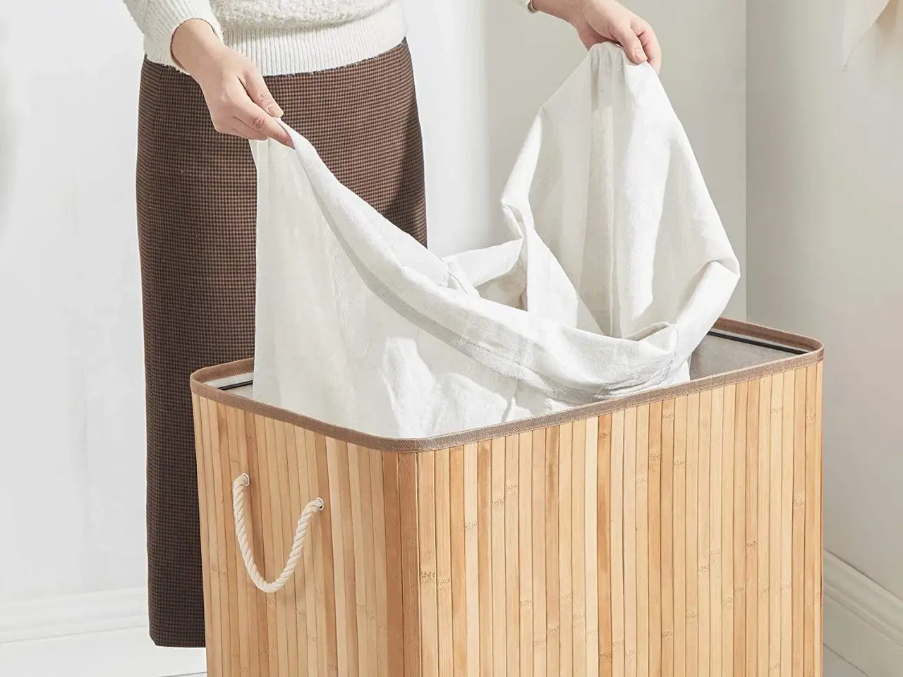 Billede 4 - Vasketøjskurv med låg 3 rum, 150 l, sammenklappelig, natur