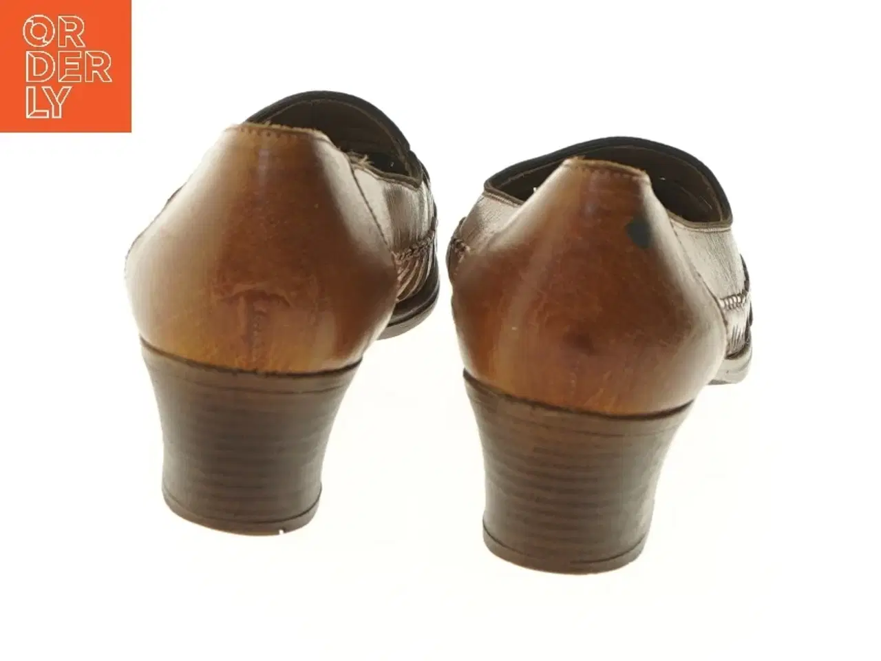 Billede 4 - Brune vintage lædersko med hæl i størrelse 39 fra Rieker (str. 39 )