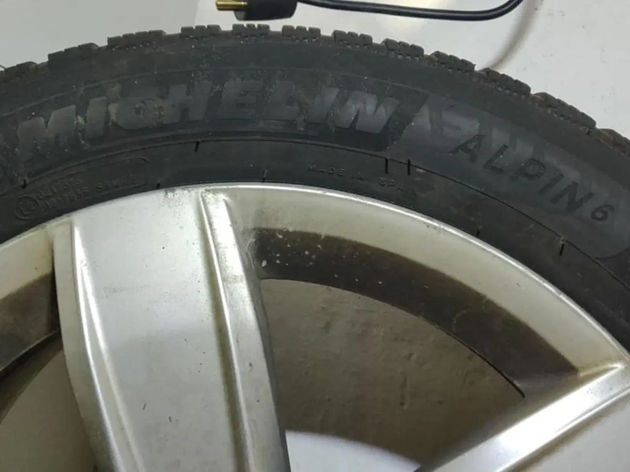 Billede 2 - VW Alufælge 17", Alpin 6 dæk